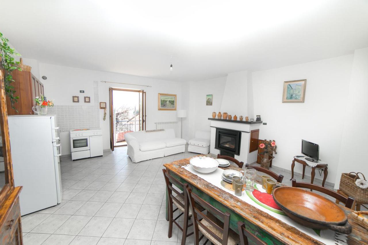 Apartamento Adelina E Il Bosso Policastro Bussentino Exterior foto