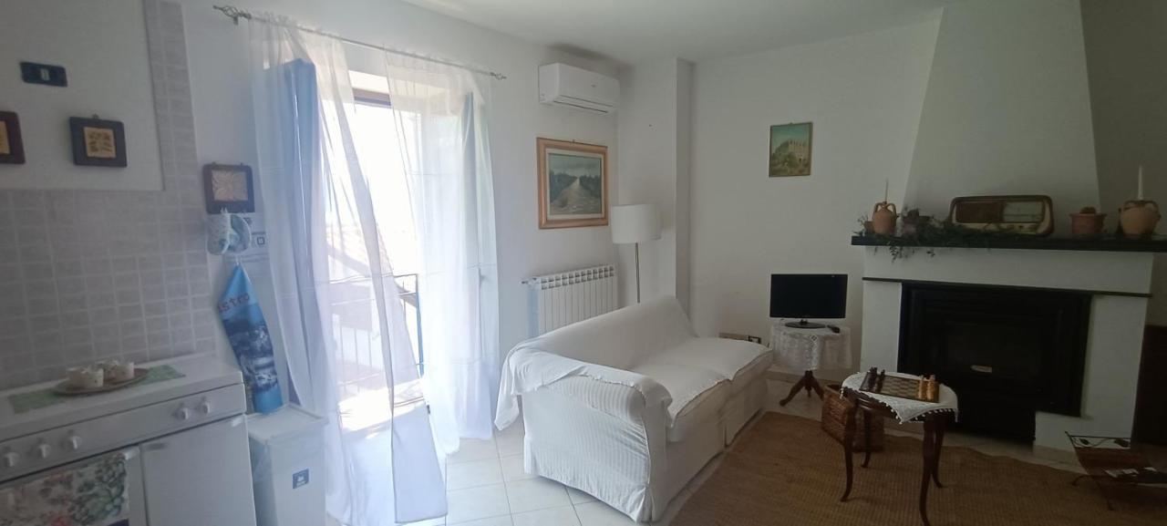Apartamento Adelina E Il Bosso Policastro Bussentino Exterior foto